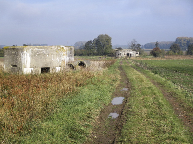 Ligne Maginot - BEF 578B - ERMITAGE OUEST 2 - (Blockhaus pour arme infanterie) - Situé dans son environnement. - Smardz Félix