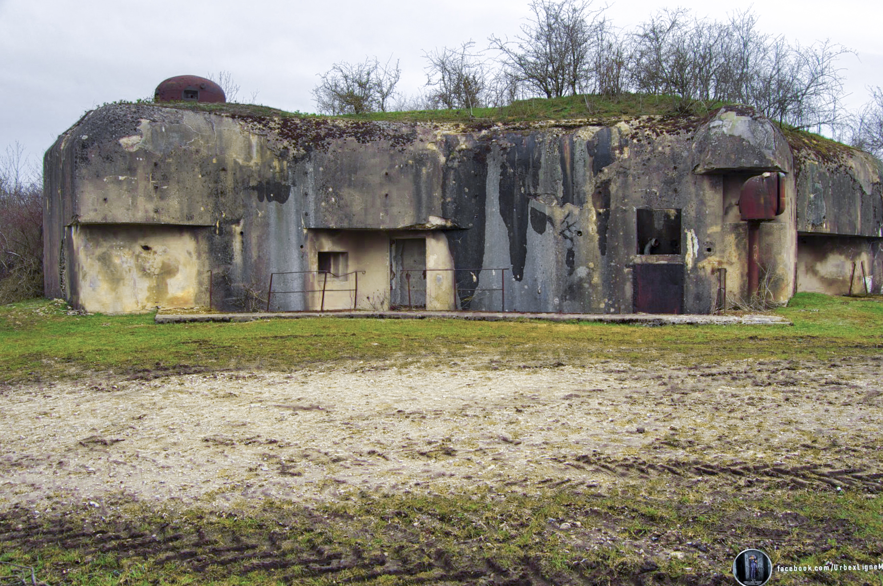 Ligne Maginot - WELSCHHOF - (Ouvrage d'infanterie) - Bloc 1
Sur le dessus la cloche GFM de type B - UrbexLigneMaginot