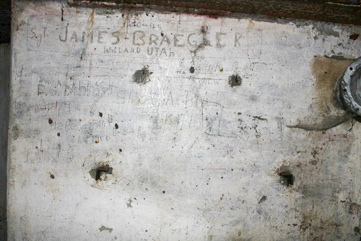 Ligne Maginot - GROS REDERCHING CENTRE (AVANT POSTE) - (Blockhaus pour arme infanterie) - Inscriptions de soldats Americains (1945 ) - Christian LENHARD