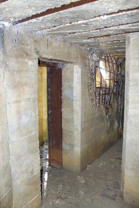 Ligne Maginot - GROSSFELD - (Blockhaus pour arme infanterie) - L'entrée et l'accès à la chambre de tir ouest - Christian LENHARD