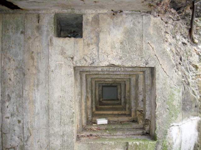 Ligne Maginot - HAMMELSWIESE 5 - (Casemate d'infanterie) - Créneau FM - Christian LENHARD
