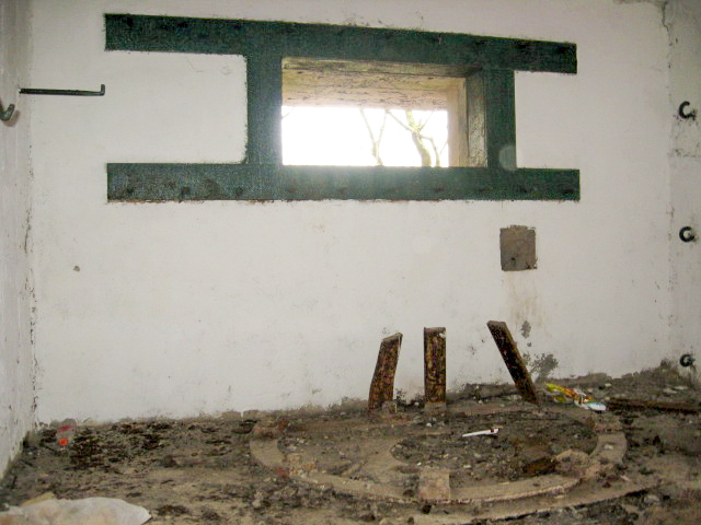 Ligne Maginot - HAMMELSWIESE 5 - (Casemate d'infanterie) - Chambre de tir du canon - Christian LENHARD