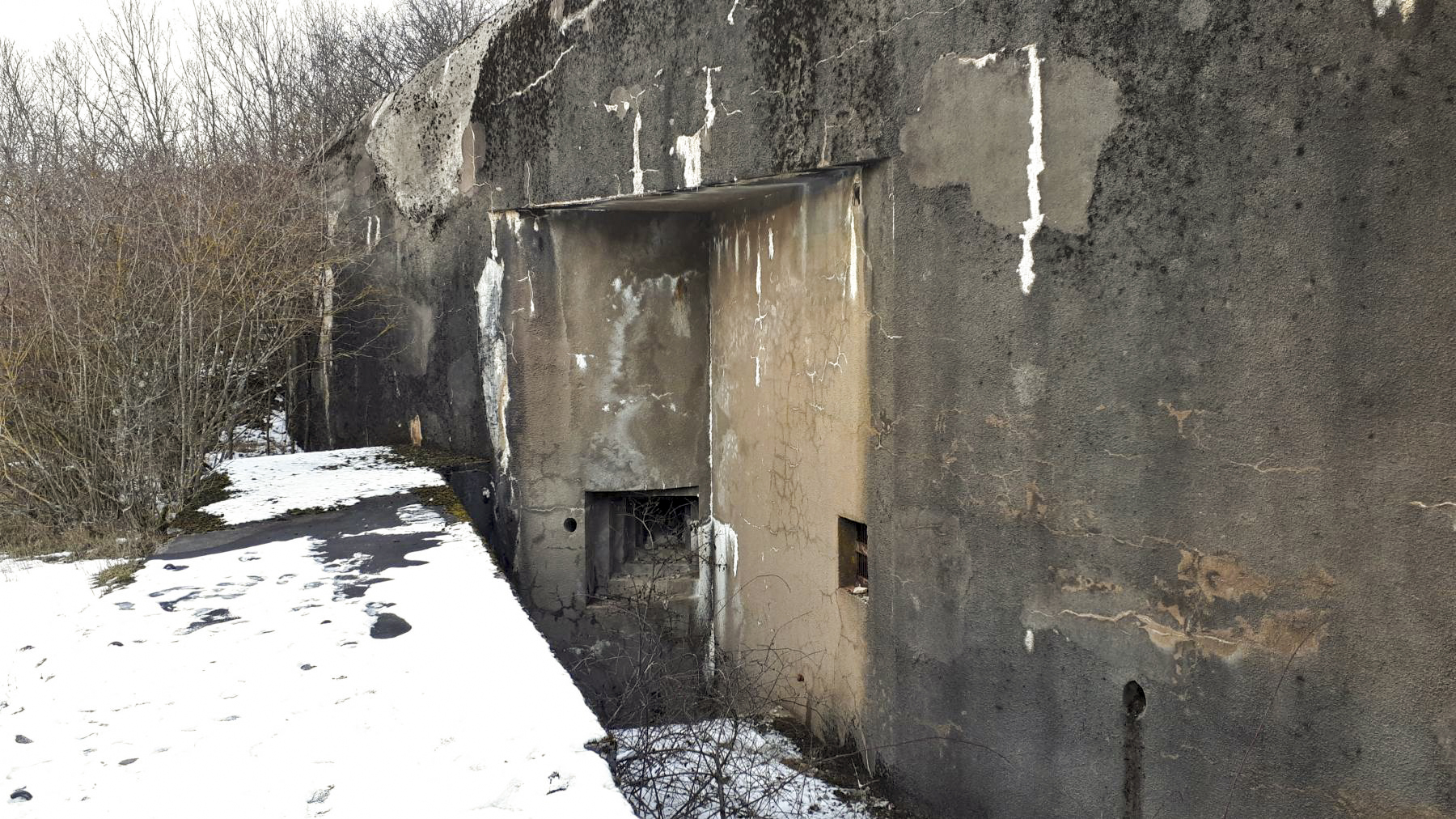 Ligne Maginot - HOCHWALD - (Ouvrage d'artillerie) - Bloc 12
Créneau FM de défense de l'issue de secours - Gregory Fuchs
