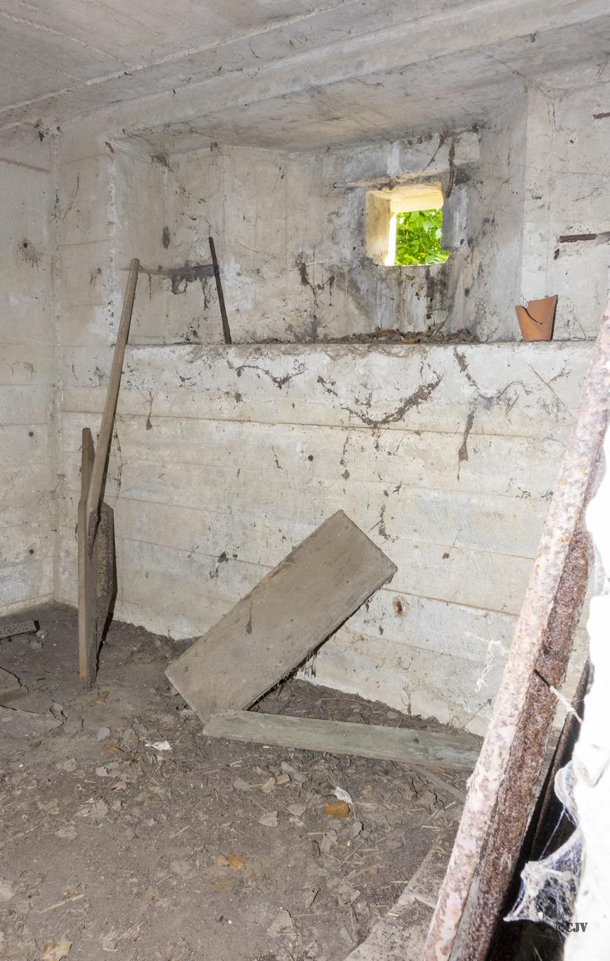Ligne Maginot - BEF 211 - DRONKAERT SUD 3 - (Blockhaus pour canon) - L'intérieur - Lia VERMEULEN