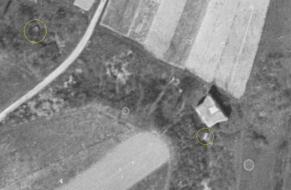 Ligne Maginot - LANGENHAEUSER 3 - (Blockhaus pour arme infanterie) - Le bloc, visible sur la photo aérienne de 1951 - IGN - Géoportail 1951