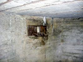 Ligne Maginot - OLFERDINGER 1 - (Blockhaus pour canon) - Le créneau mitrailleuse
Doté d'une plaque de blindage type N