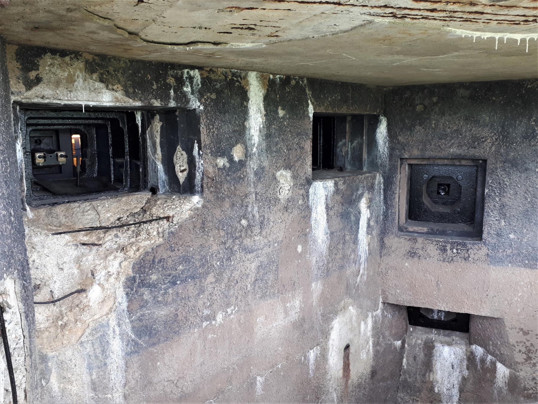 Ligne Maginot - OBERROEDERN SUD - RIEFFEL - (Casemate d'infanterie - Double) - Chambre de tir Sud armée - Gregory Fuchs