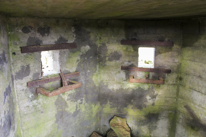 Ligne Maginot - KALKOFEN 2 - (Blockhaus pour arme infanterie) - L'intérieur
Les deux supports pour le FM - Christian LENHARD