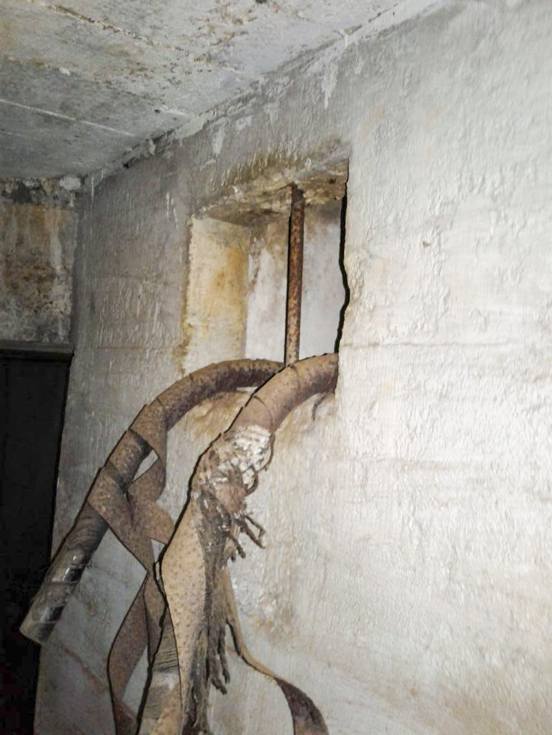 Ligne Maginot - CHAMOUILLETTE - (Central téléphonique isolé) - Niche d'arrivée des câbles. - Fabrice THOMASSIN