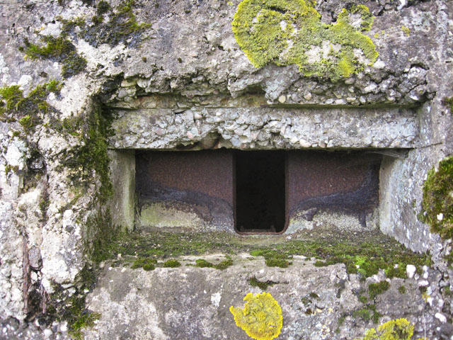 Ligne Maginot - KOPP 5 - (Blockhaus pour arme infanterie) - Créneau mitrailleuse
Plaque d'embrasure - Christian LENHARD