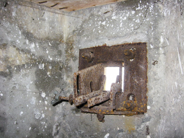 Ligne Maginot - MERRENRIED 3 - (Blockhaus pour arme infanterie) - Support FM - Christian LENHARD