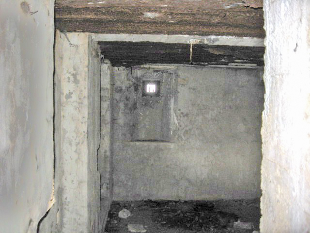 Ligne Maginot - MERRENRIED 3 - (Blockhaus pour arme infanterie) - Créneau FM - Christian LENHARD