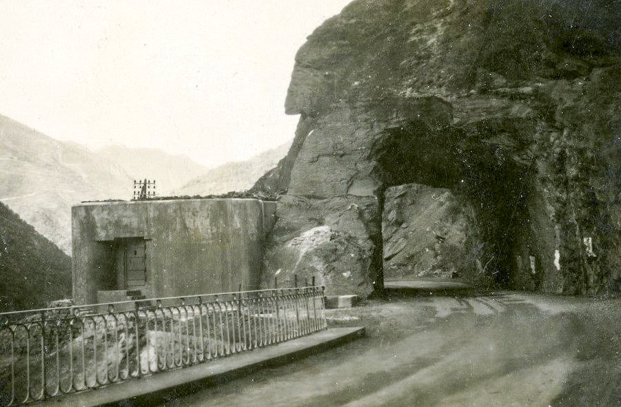 Ligne Maginot - O40 - ABELIERA (Casemate d'infanterie) - Photo prise par soldat américain d'origine japonaise du 442nd Regimental Combat Team - Inconnu - Collection ICARDO