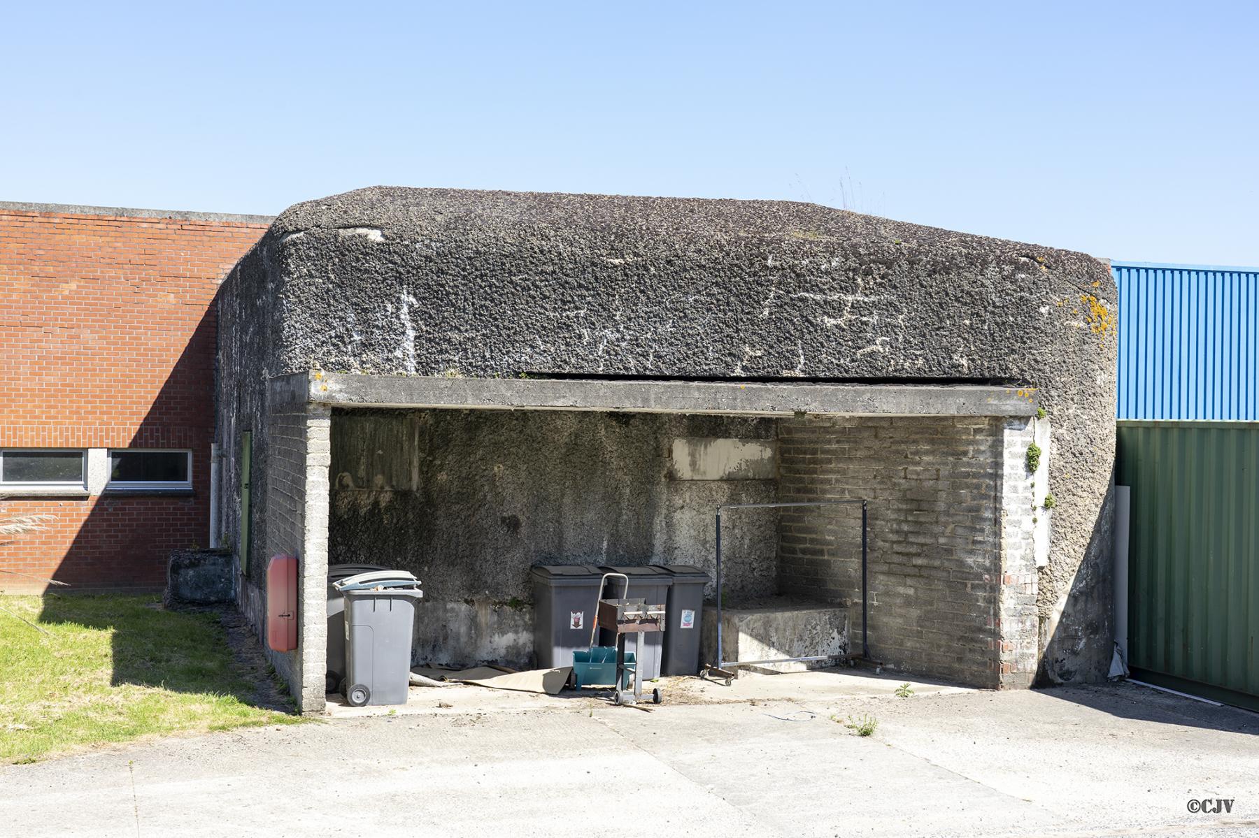Ligne Maginot - B271 - NEUVILLE EN FERRAIN - (Blockhaus pour canon) - Les créneaux Sud - Lia VERMEULEN