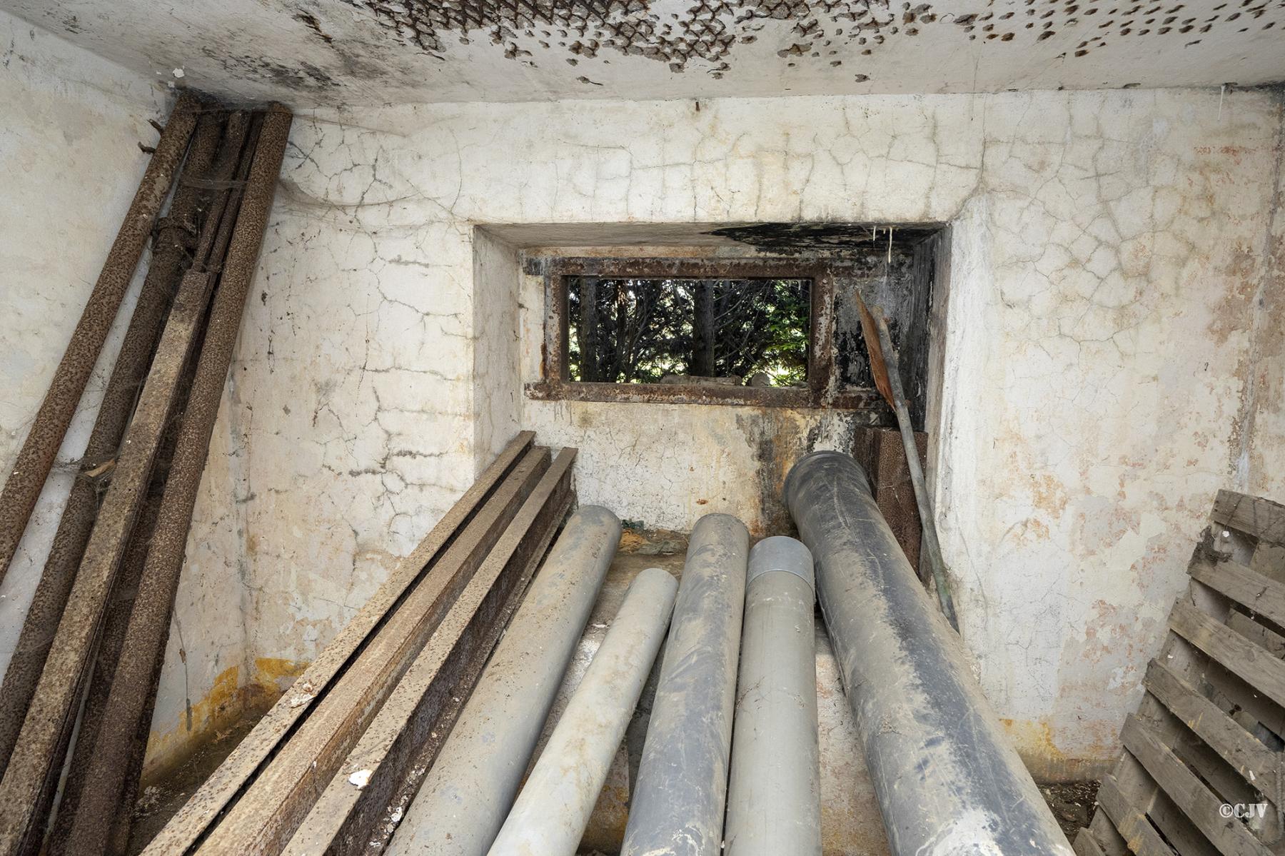 Ligne Maginot - B287 - GRIMONPONT SUD - (Blockhaus pour canon) - Le créneau - Lia VERMEULEN