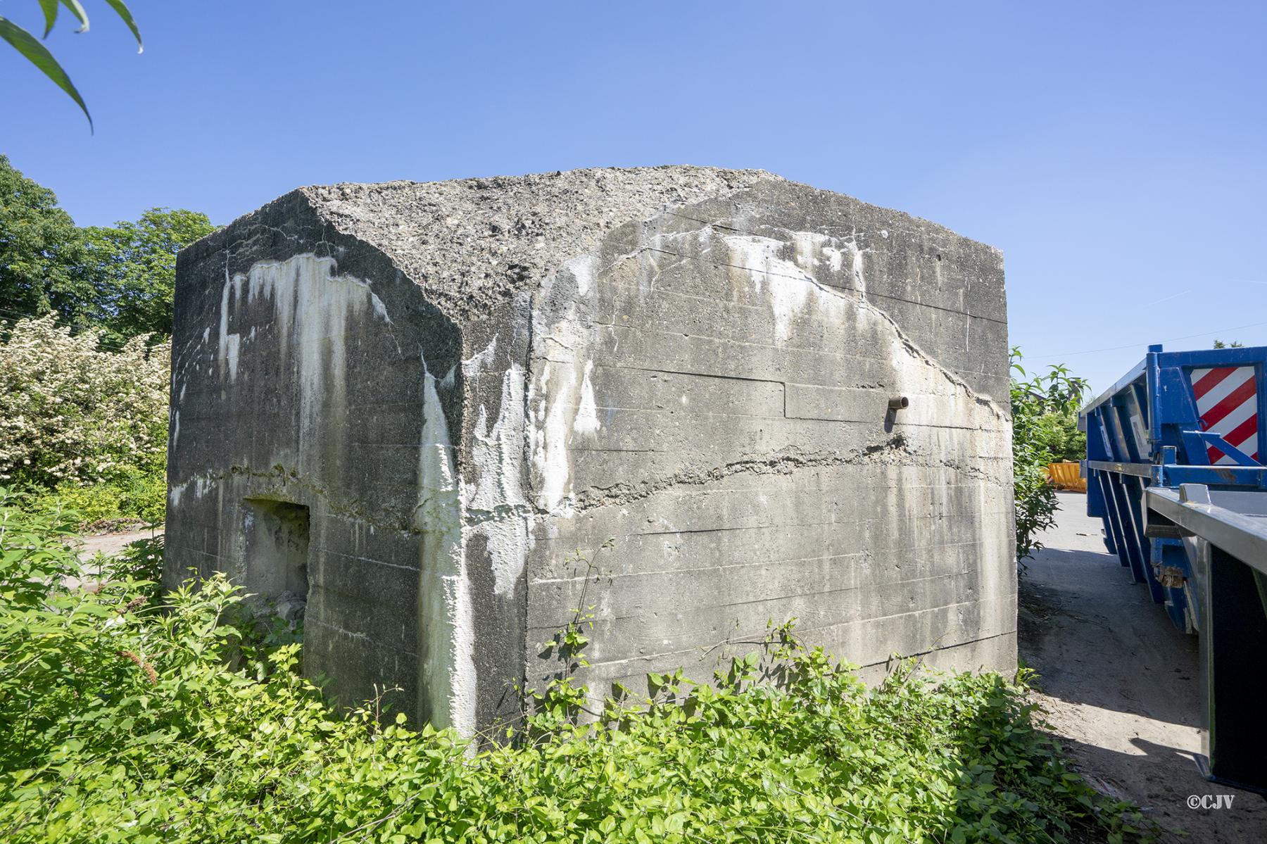 Ligne Maginot - BEF 695 - LA MARTINOIRE SUD - (Blockhaus pour arme infanterie) - L'entrée - Lia VERMEULEN