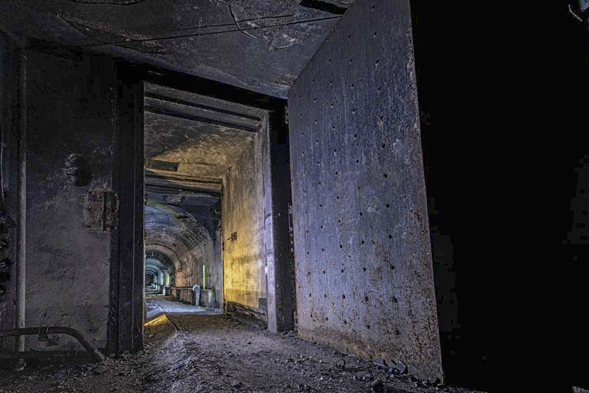 Ligne Maginot - METRICH - A17 - (Ouvrage d'artillerie) - L’immense porte destinée à couper le souffle d'une éventuelle explosion du magasin M1. - Patrimoine en Images