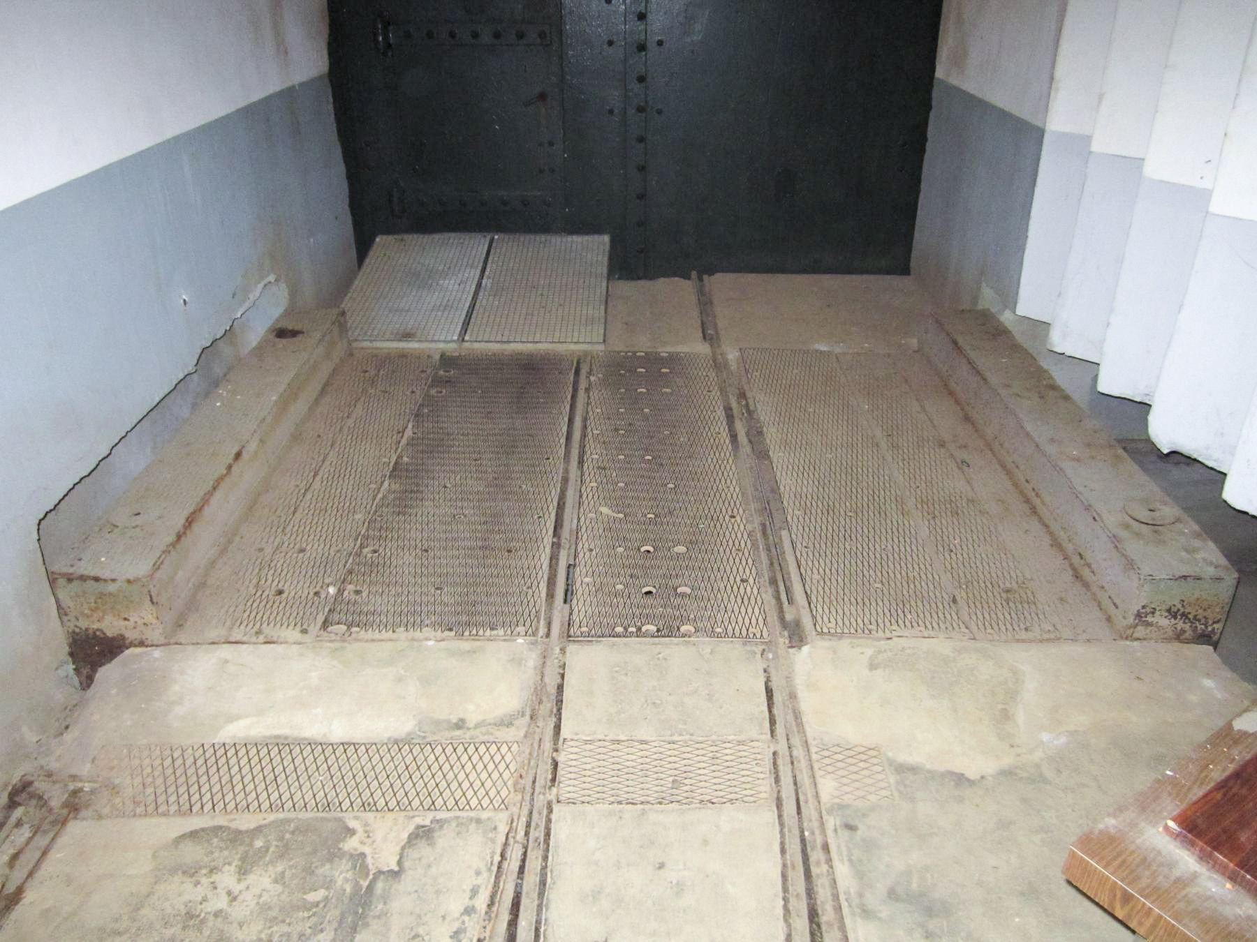 Ligne Maginot - FOUR A CHAUX - FAC - (Ouvrage d'artillerie) - Entrée munitions
Pont roulant - Gregory Fuchs
