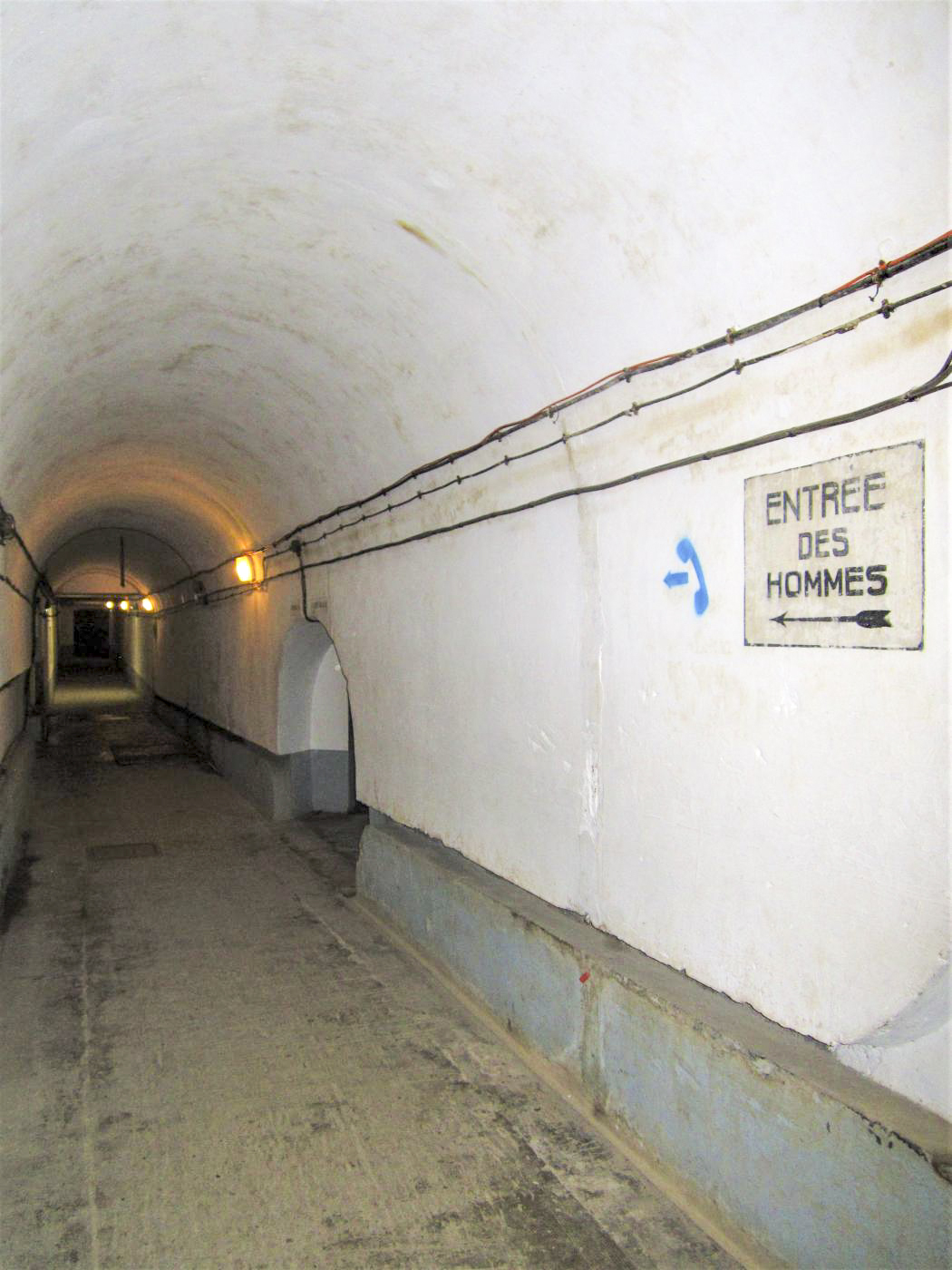 Ligne Maginot - FOUR A CHAUX - FAC - (Ouvrage d'artillerie) - Entrée des hommes
Galerie - Gregory Fuchs