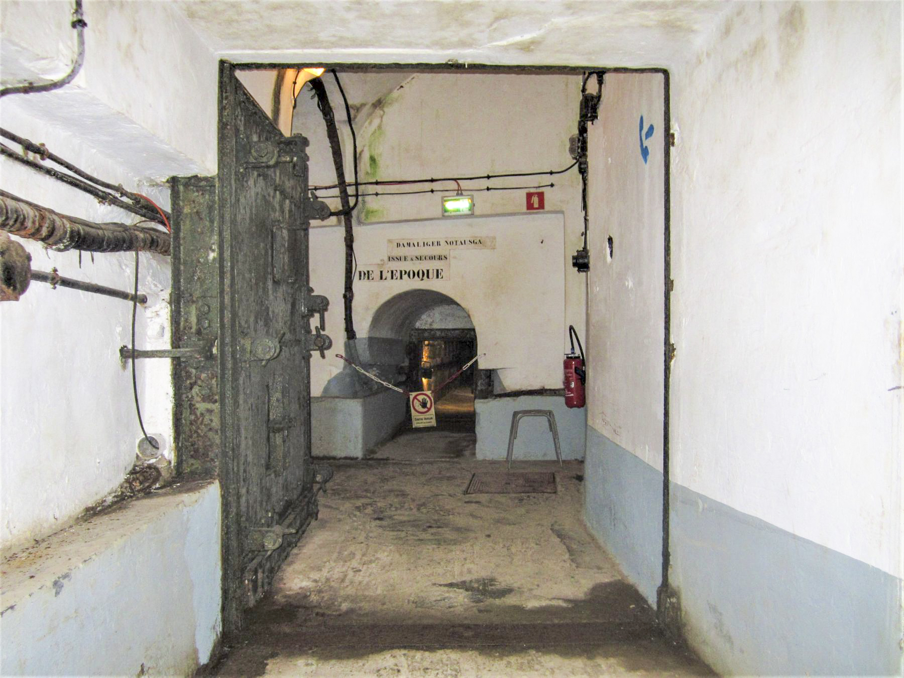 Ligne Maginot - FOUR A CHAUX - FAC - (Ouvrage d'artillerie) - Entrée des hommes
Porte blindée - Gregory Fuchs