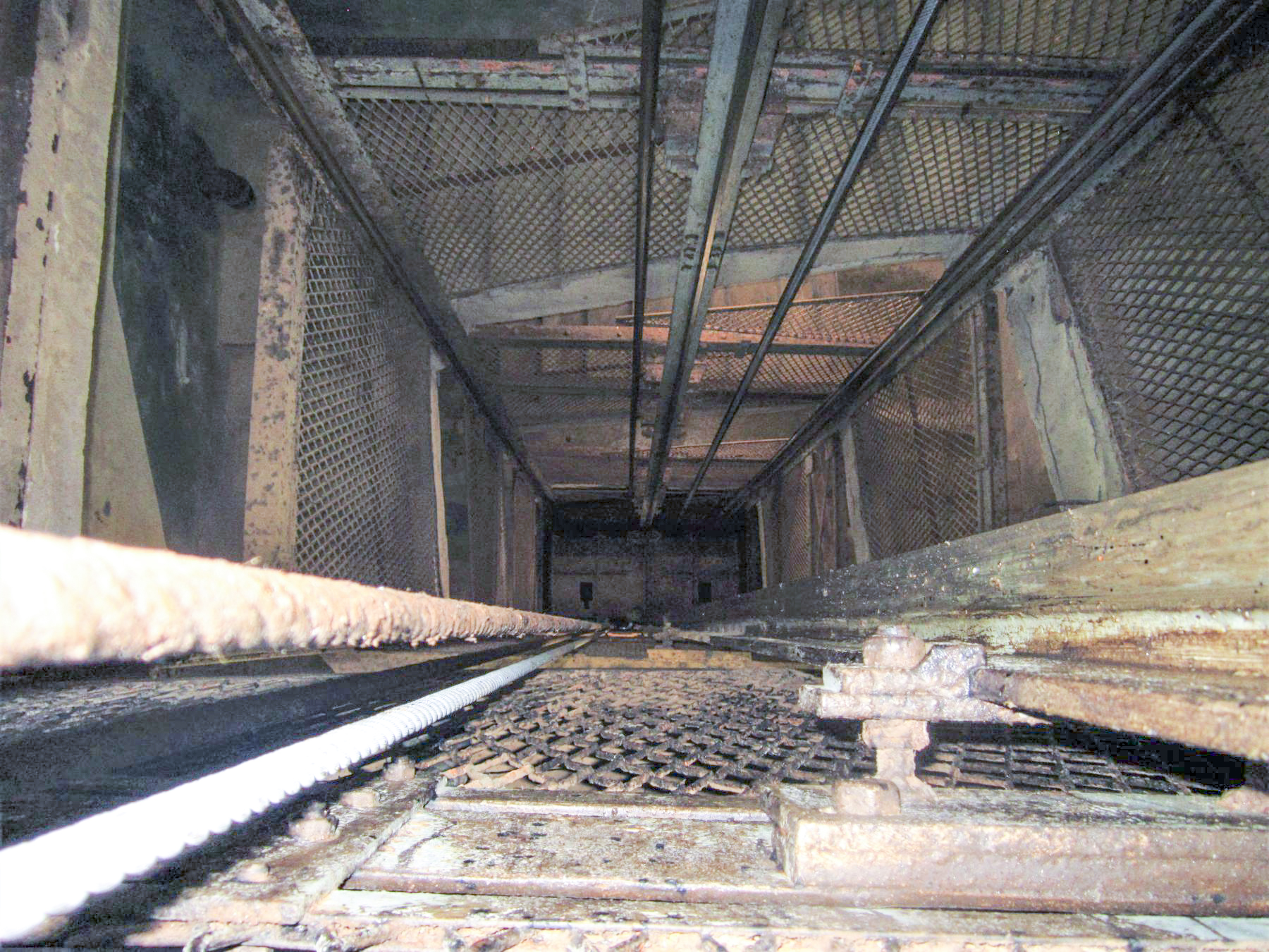 Ligne Maginot - FOUR A CHAUX - FAC - (Ouvrage d'artillerie) - Bloc 2
Cage du monte-charge - Gregory Fuchs