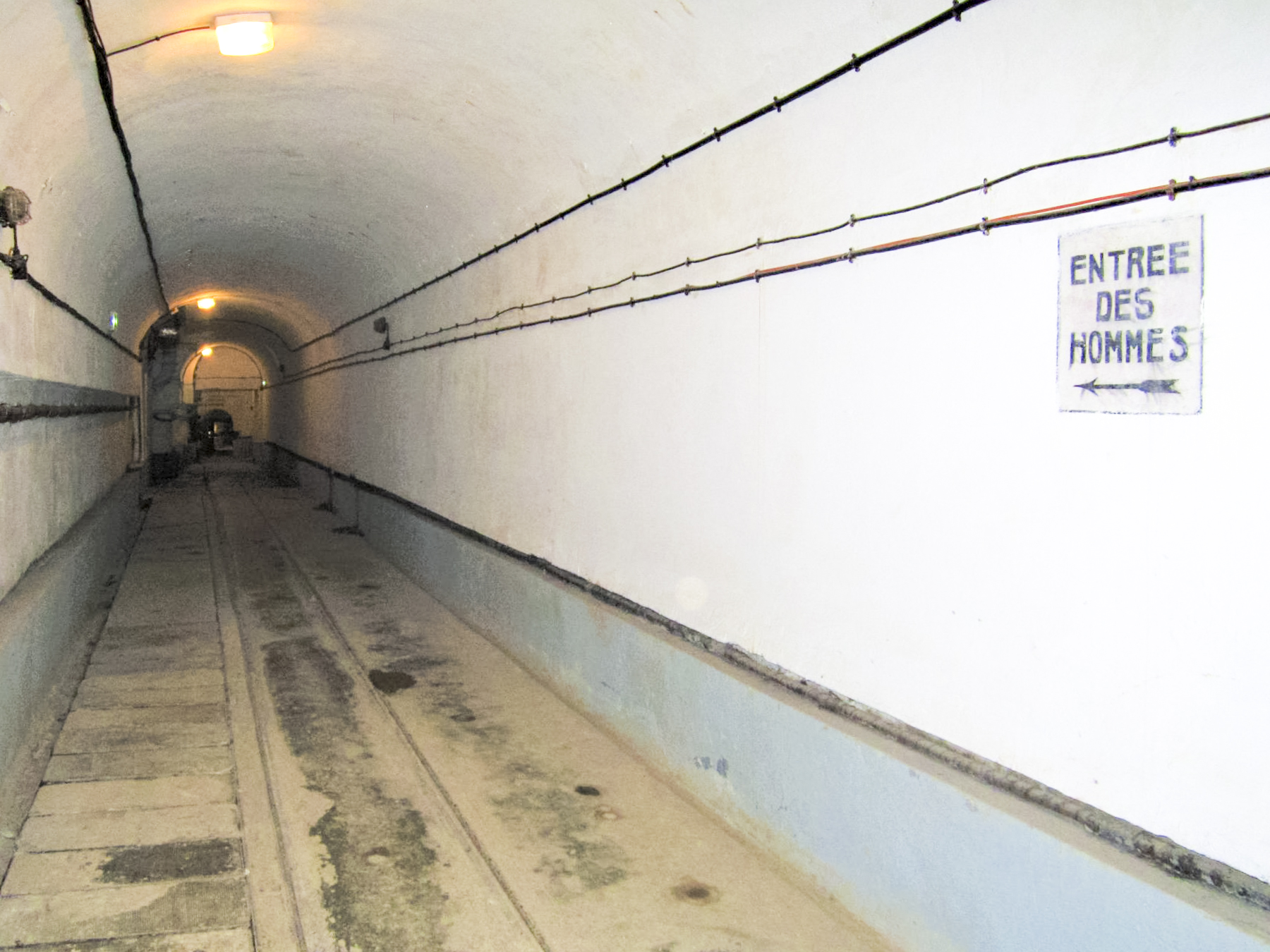 Ligne Maginot - FOUR A CHAUX - FAC - (Ouvrage d'artillerie) - La galerie entre l'EH et la caserne - Gregory Fuchs