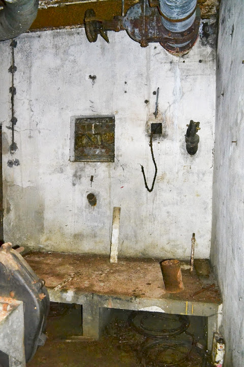 Ligne Maginot - ROUTE du LUXEMBOURG - O10 (Observatoire d'artillerie) - Créneau FM de défense rapprochée de l'entrée - PAVEL Jan