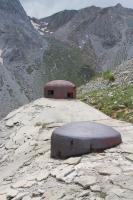 Ligne Maginot - PAS DU ROC - (Ouvrage d'artillerie) - Bloc 1
Cloche JM et cloche GFM. A l'arrière-plan le col du Petit Argentier 