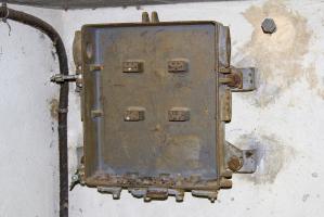 Ligne Maginot - AMODON - (Observatoire d'infanterie) - Répartiteur téléphonique 
Boite de coupure n°2 à 28 circuits 