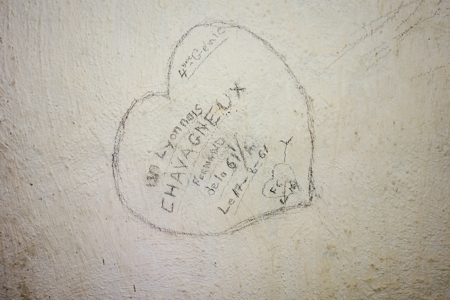 Ligne Maginot - LAVOIR - (Ouvrage d'artillerie) - PC de l'ouvrage
Graffiti laissé en aout 1961 par un Lyonnais du 4° Régiment du Génie - Michel Teiten