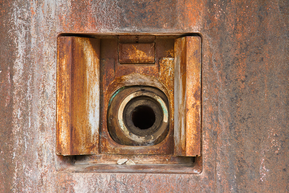 Ligne Maginot - LAVOIR - (Ouvrage d'artillerie) - Bloc 2
Embrasure de canon-mortier de 75 mle 31 - Michel Teiten