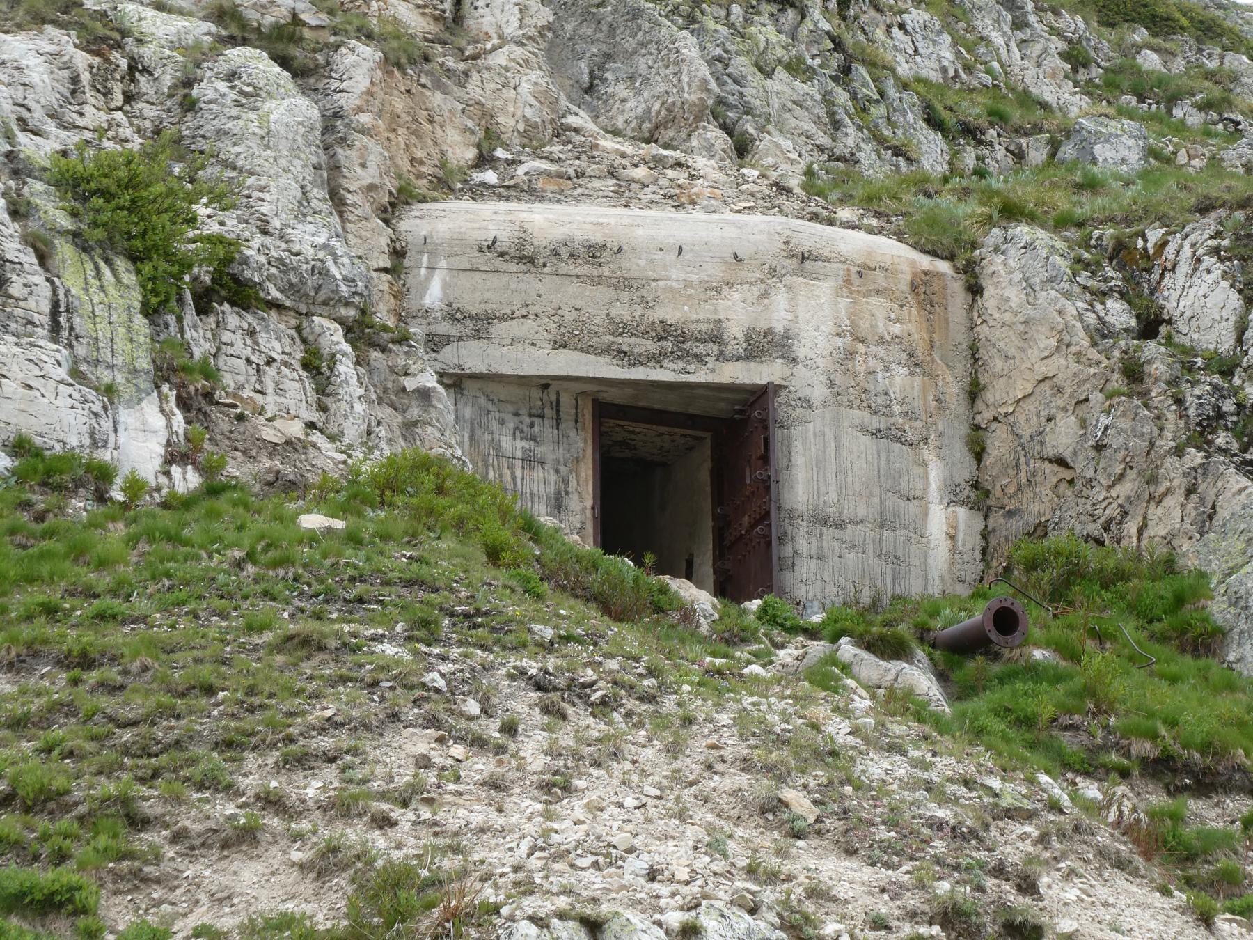 Ligne Maginot - LES ROCHILLES - (Ouvrage d'infanterie) - Issue de secours - ELLENA - CUNY