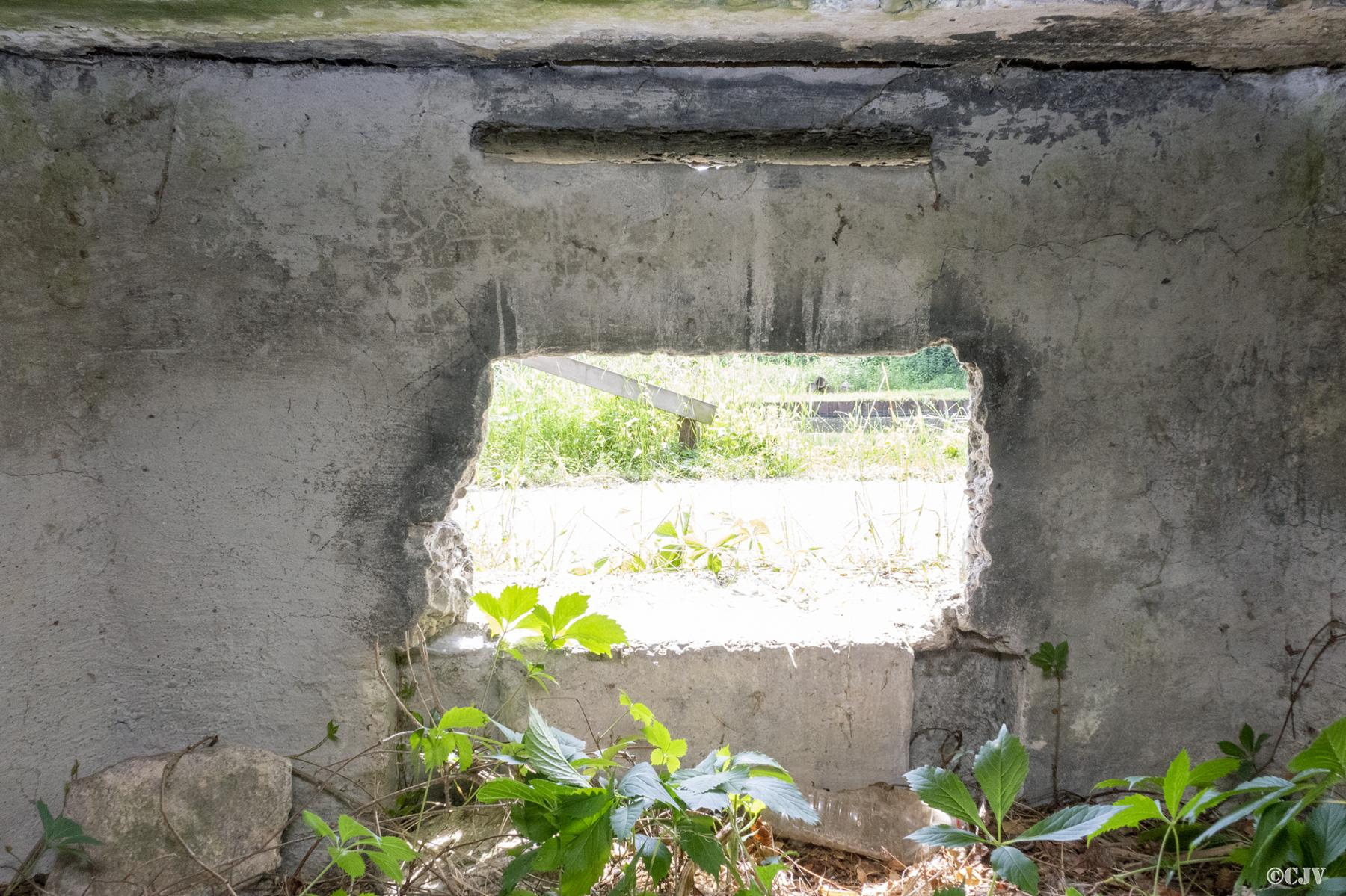 Ligne Maginot - GERSTHEIM CANAL SUD - (Blockhaus pour canon) - Créneau central - Lia VERMEULEN