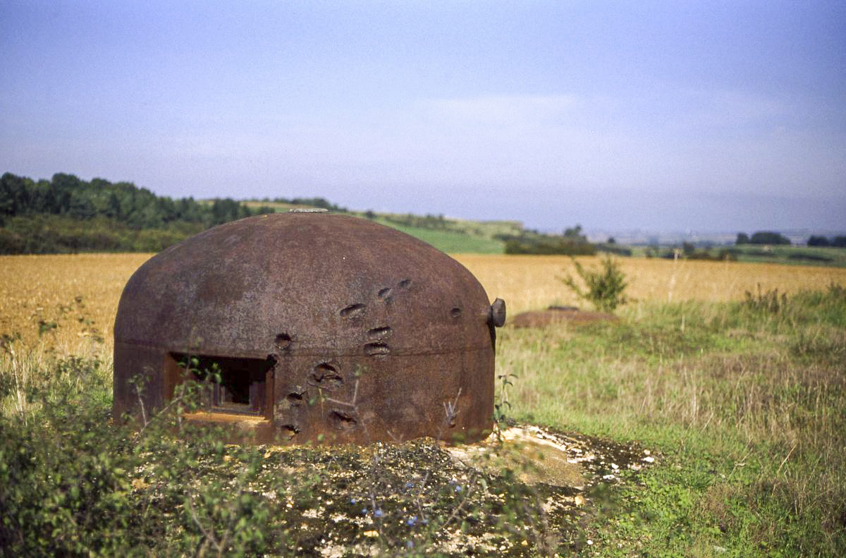 Ligne Maginot - PUXIEUX - O2 - (Observatoire d'artillerie) - Cloche GFM avec impacts de PAK - Valentin Hemmert