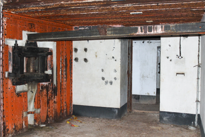Ligne Maginot - STATION DE ROHRBACH - (Casemate d'infanterie) - Chambre de tir ouest - Christian LENHARD
