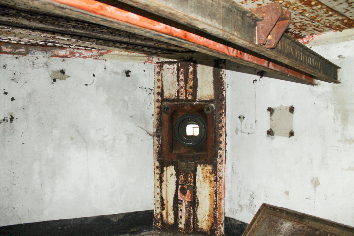Ligne Maginot - STATION DE ROHRBACH - (Casemate d'infanterie) - Chambre de tir est - Christian LENHARD