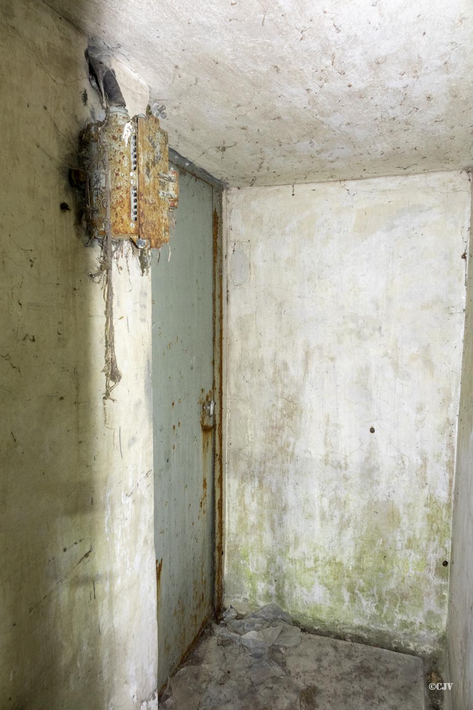 Ligne Maginot - FOURNEAUX - (Chambre de coupure) - L’entrée - Lia VERMEULEN