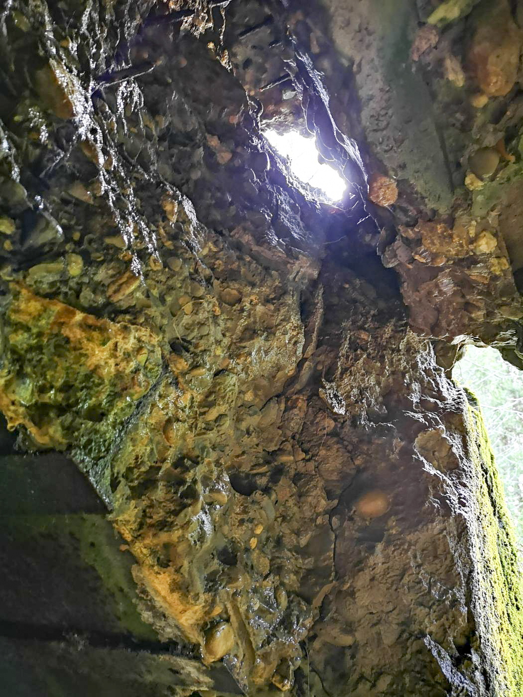Ligne Maginot - WASENBERG 7 - (Blockhaus pour arme infanterie) - Détails sur les blocs de béton disloqués - DK_Antoine4