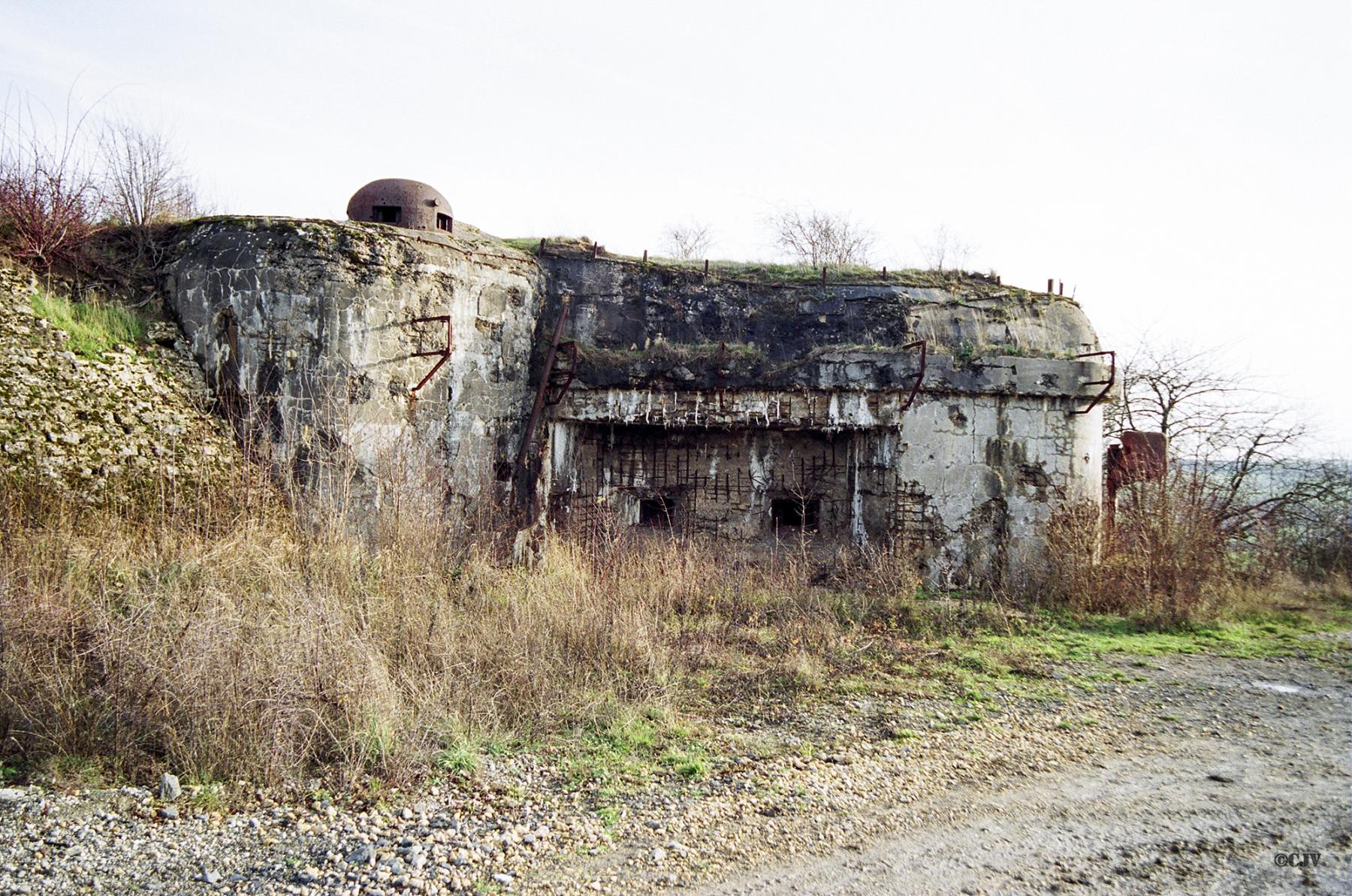 Ligne Maginot - BOVENBERG - A27 - (Ouvrage d'infanterie) - Bloc 3
Façade nord - Lia VERMEULEN