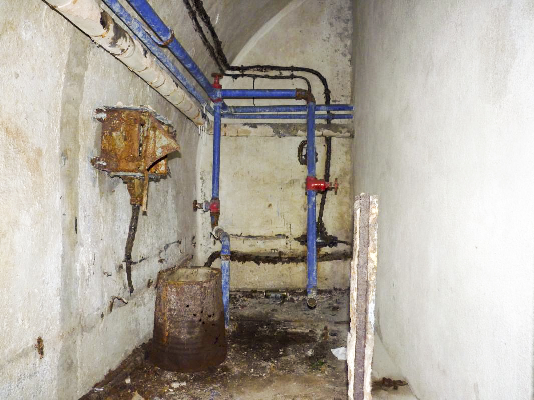 Ligne Maginot - BOVENBERG - A27 - (Ouvrage d'infanterie) - Tuyauterie de distribution d'eau - Aditus