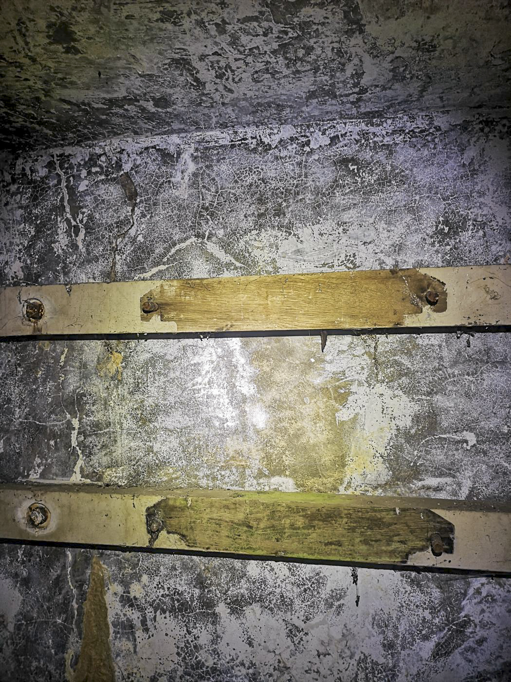 Ligne Maginot - BV22 - (Chambre de coupure) - L'emplacement du boîtier répartiteur, disparu de nos jours. - DK_Antoine4