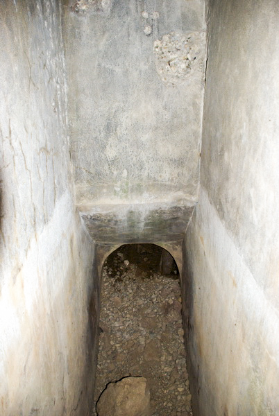Ligne Maginot - FERME DE HEILIGENBRONN - (153° RIF - 59° RAMF) - (PC de Sous-Secteur) - Accès à un abri souterrain non terminé - LEHMANN Denis