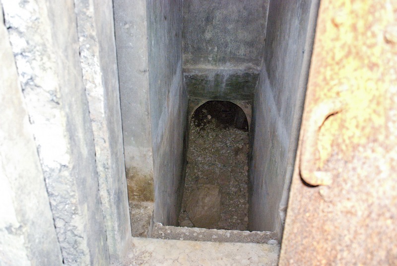 Ligne Maginot - FERME DE HEILIGENBRONN - (153° RIF - 59° RAMF) - (PC de Sous-Secteur) - Accès à un abri souterrain non terminé - LEHMANN Denis