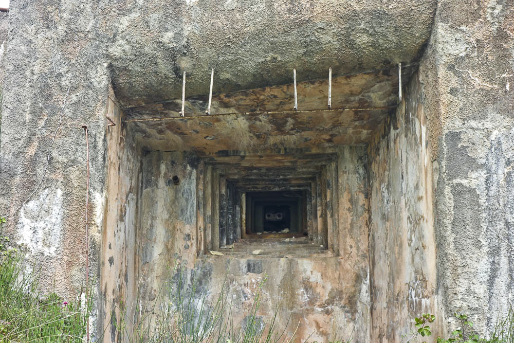 Ligne Maginot - SAINT ROCH (SHR) - (Ouvrage d'artillerie) - Bloc 4
L'un des créneaux pour JM vu de l'extérieur - Michel Teiten