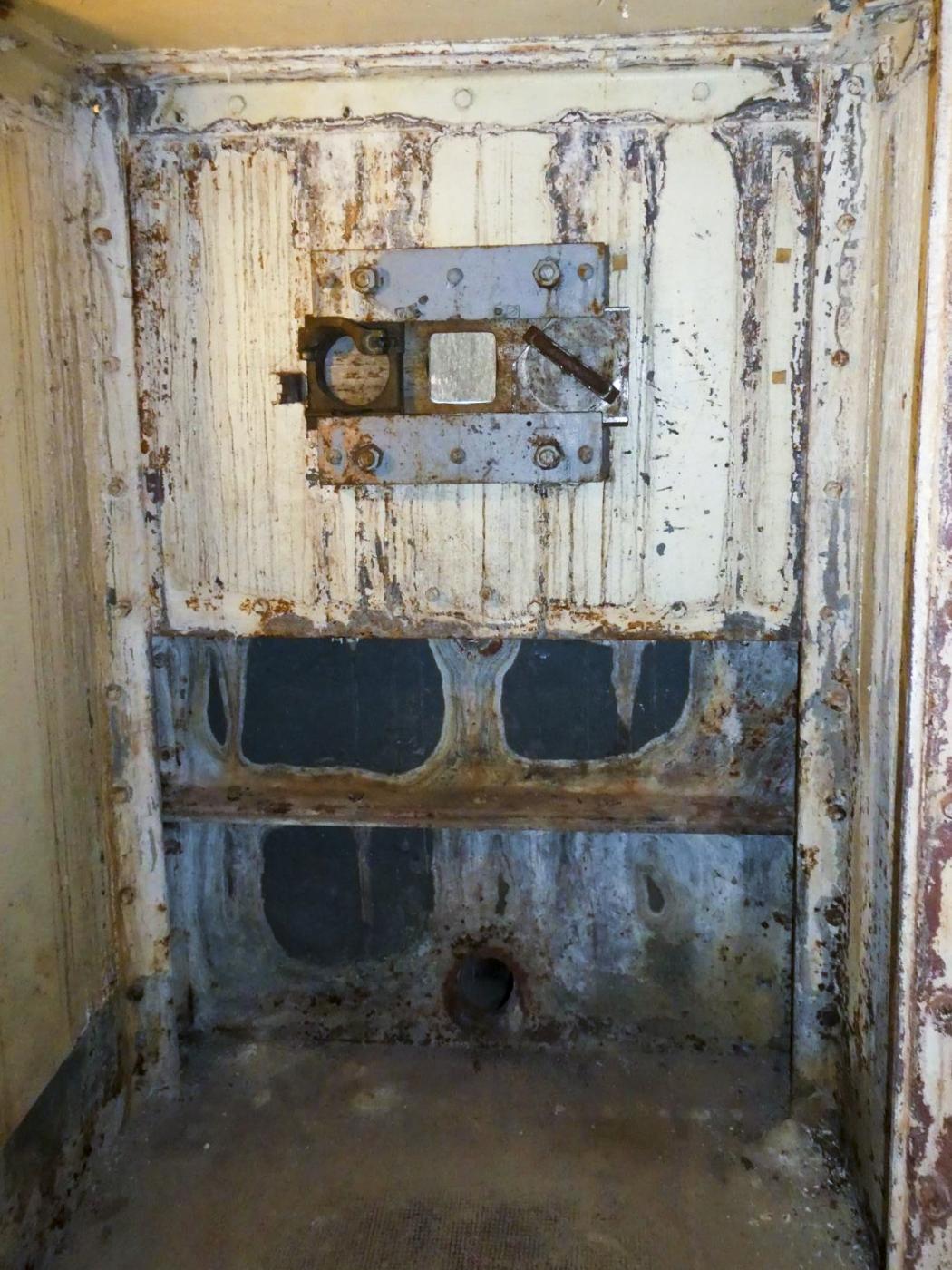 Ligne Maginot - SAINT ROCH (SHR) - (Ouvrage d'artillerie) - Bloc 4
Créneau FM 2 - ELLENA - CUNY