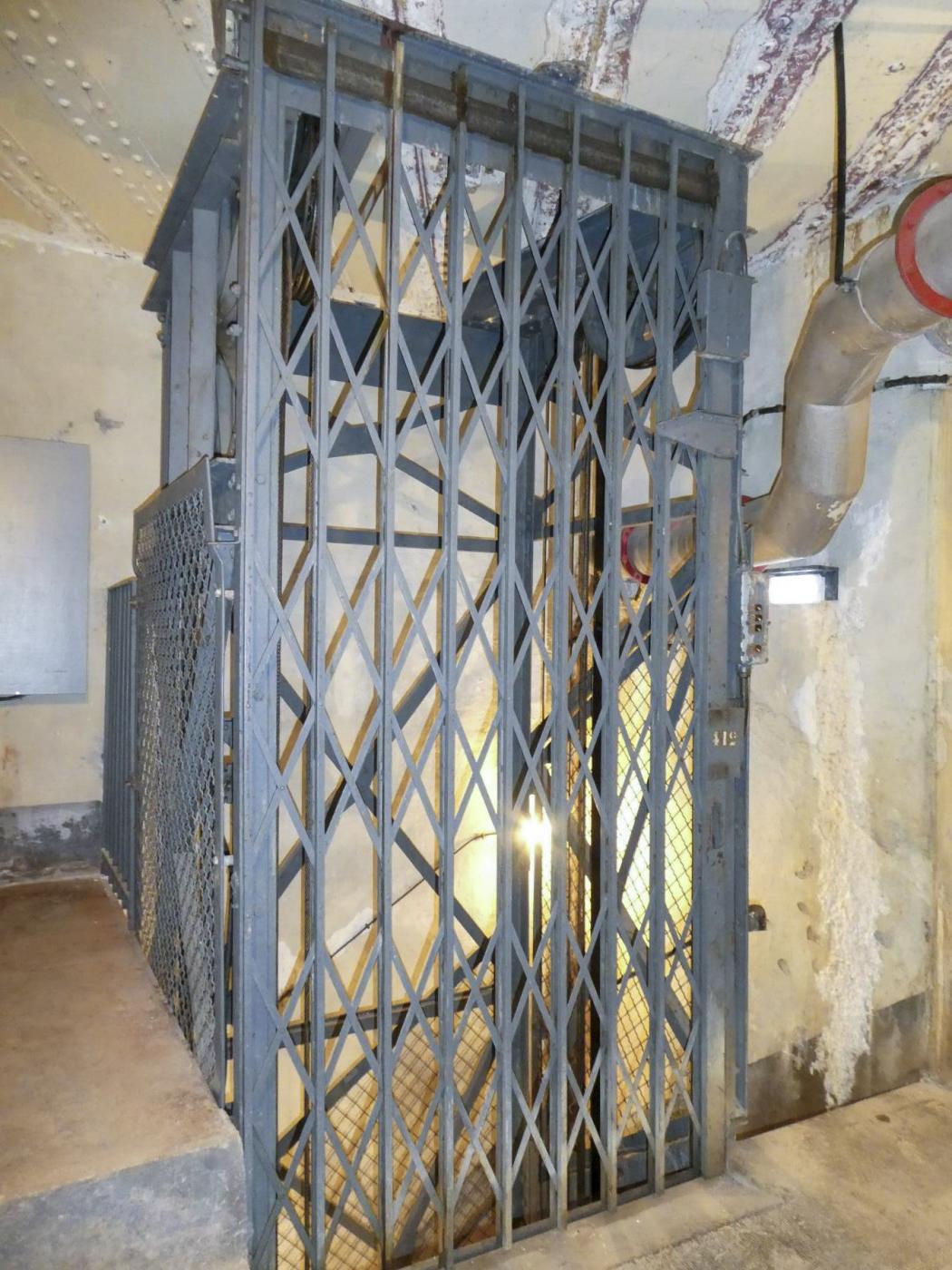 Ligne Maginot - SAINT ROCH (SHR) - (Ouvrage d'artillerie) - Bloc 4
Ascenseur - ELLENA - CUNY