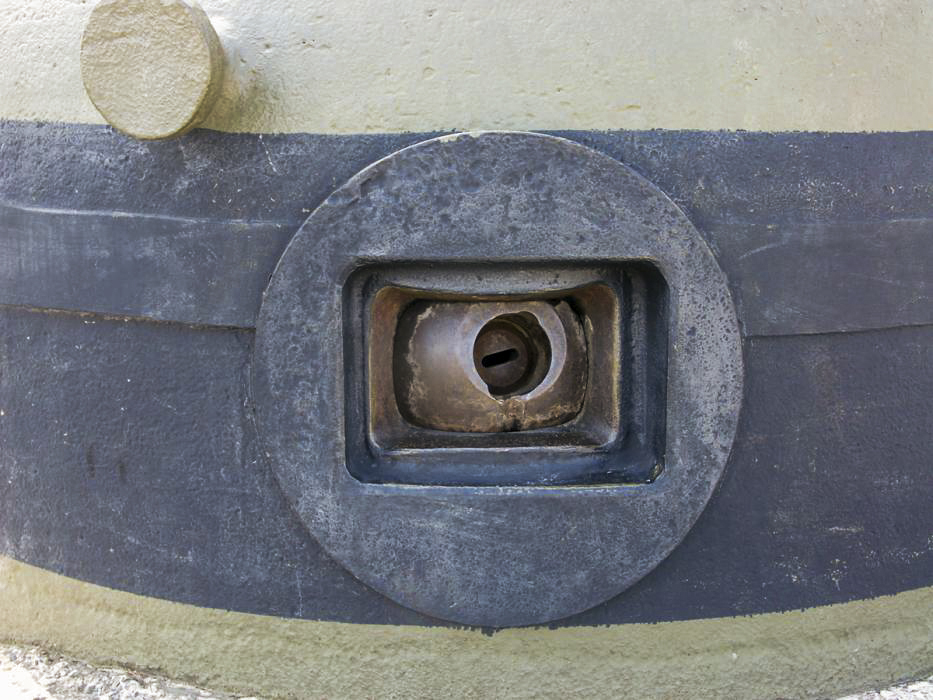 Ligne Maginot - 86 - ASCHENBACH - (Casemate d'infanterie - Double) - Rotule d'embrasure avec diascope en place - Pascal LAMBERT