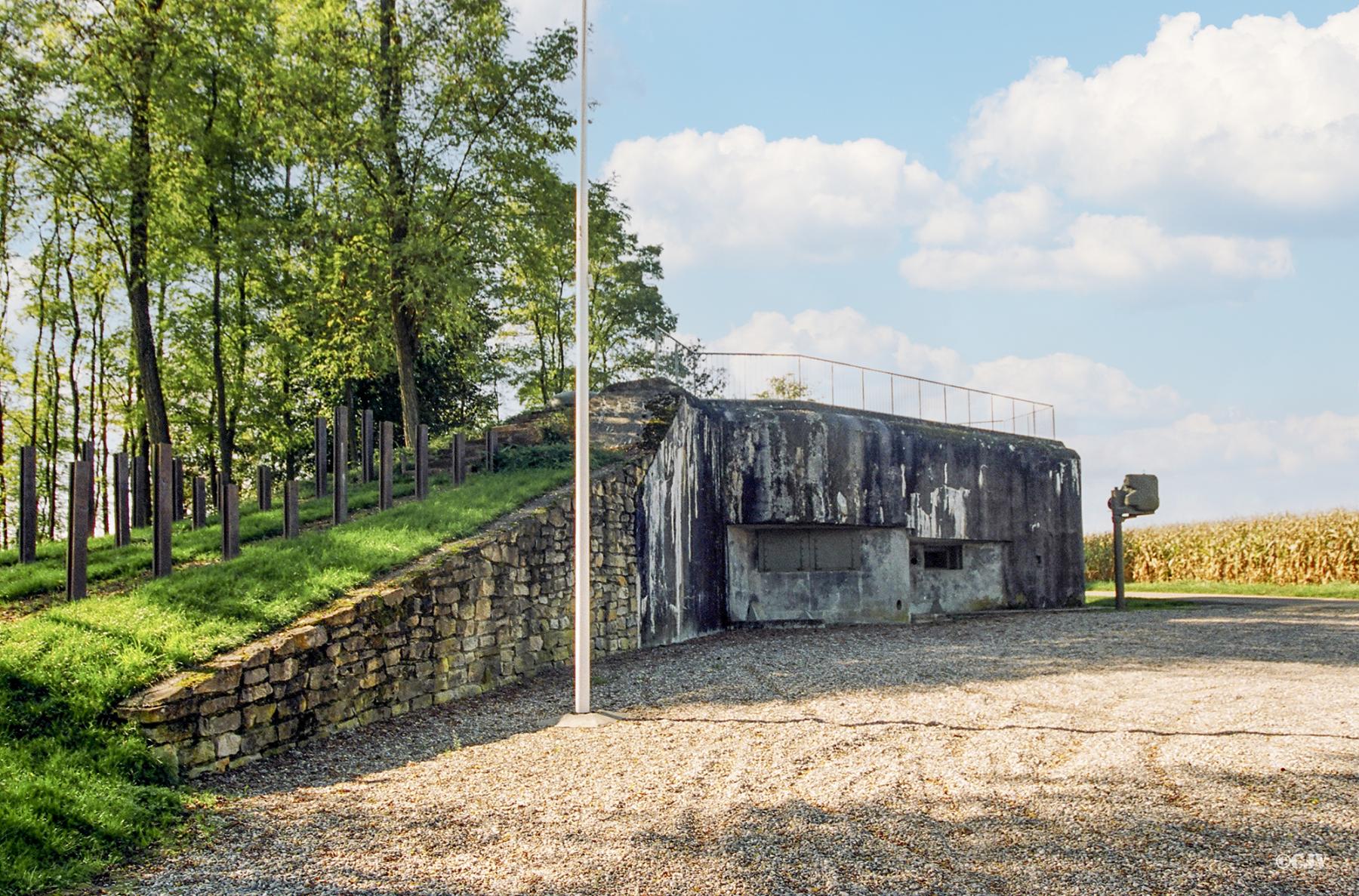 Ligne Maginot - 86 - ASCHENBACH - (Casemate d'infanterie - Double) - La façade nord-est - Lia VERMEULEN