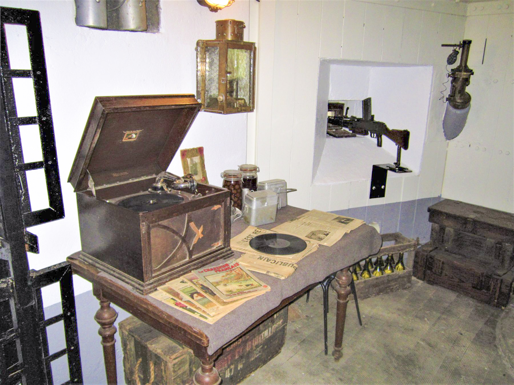 Ligne Maginot - 86 - ASCHENBACH - (Casemate d'infanterie - Double) - Créneau FM et goulotte à grenades - Gregory Fuchs