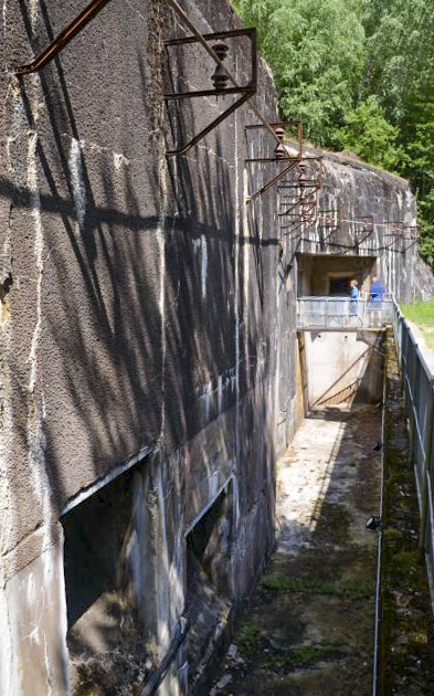 Ligne Maginot - SIMSERHOF - (Ouvrage d'artillerie) - Entrée des hommes
Fossé diamant - D. Froehly